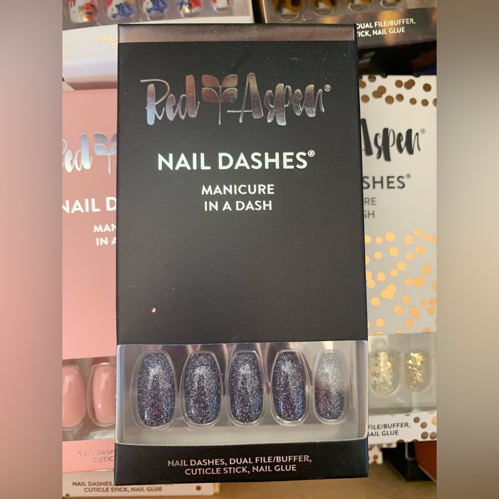 Red Aspen nail dashes (Lights, Camera, Ashton!)